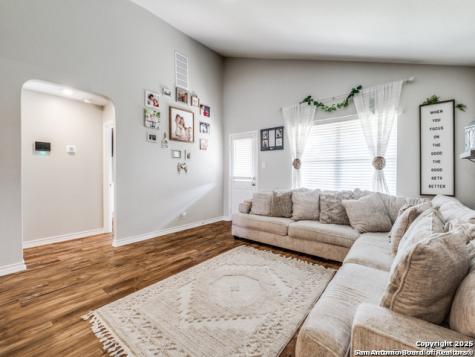6727 Hoffman Plain San Antonio TX 78252