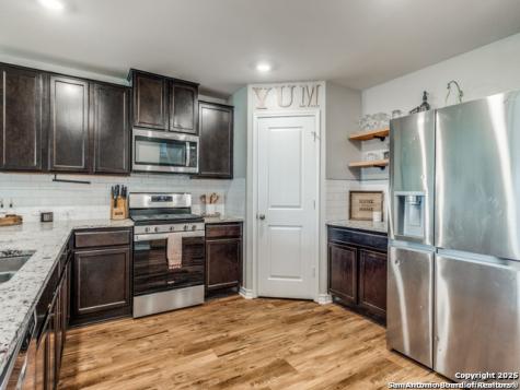 6727 Hoffman Plain San Antonio TX 78252