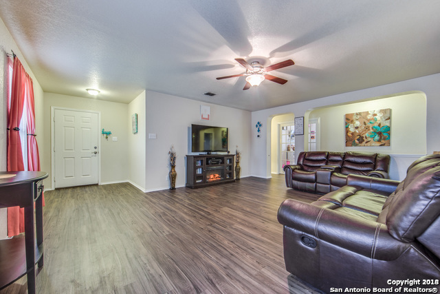 13423 N Solar Crest San Antonio TX 78245