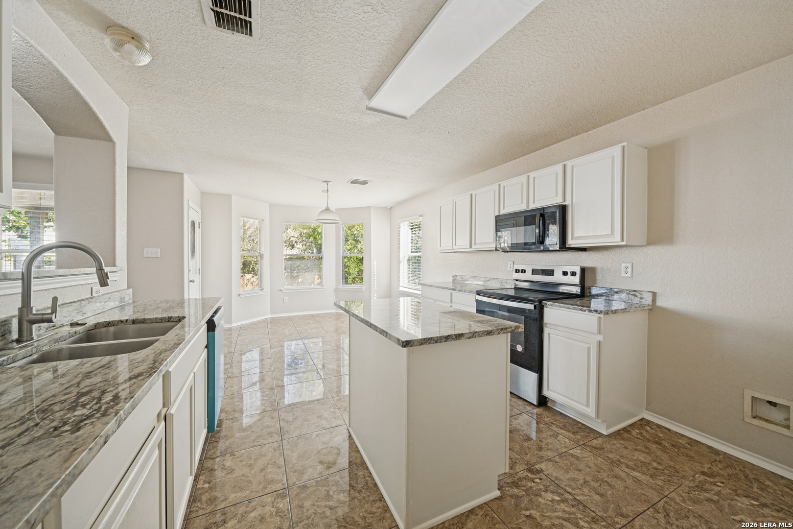 3626 Dunlap Fields Converse TX 78109