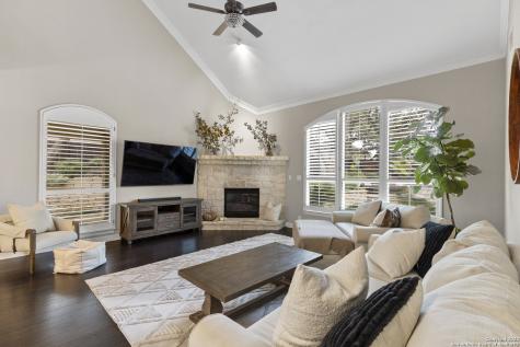 411 Cadence Hill San Antonio TX 78260