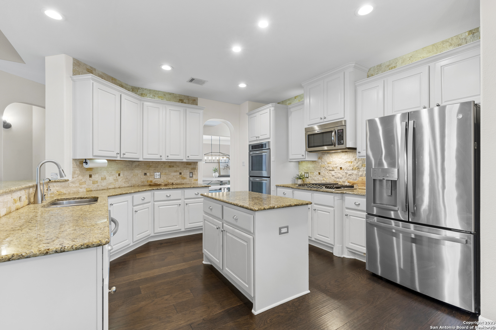 411 Cadence Hill San Antonio TX 78260