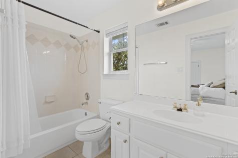 411 Cadence Hill San Antonio TX 78260