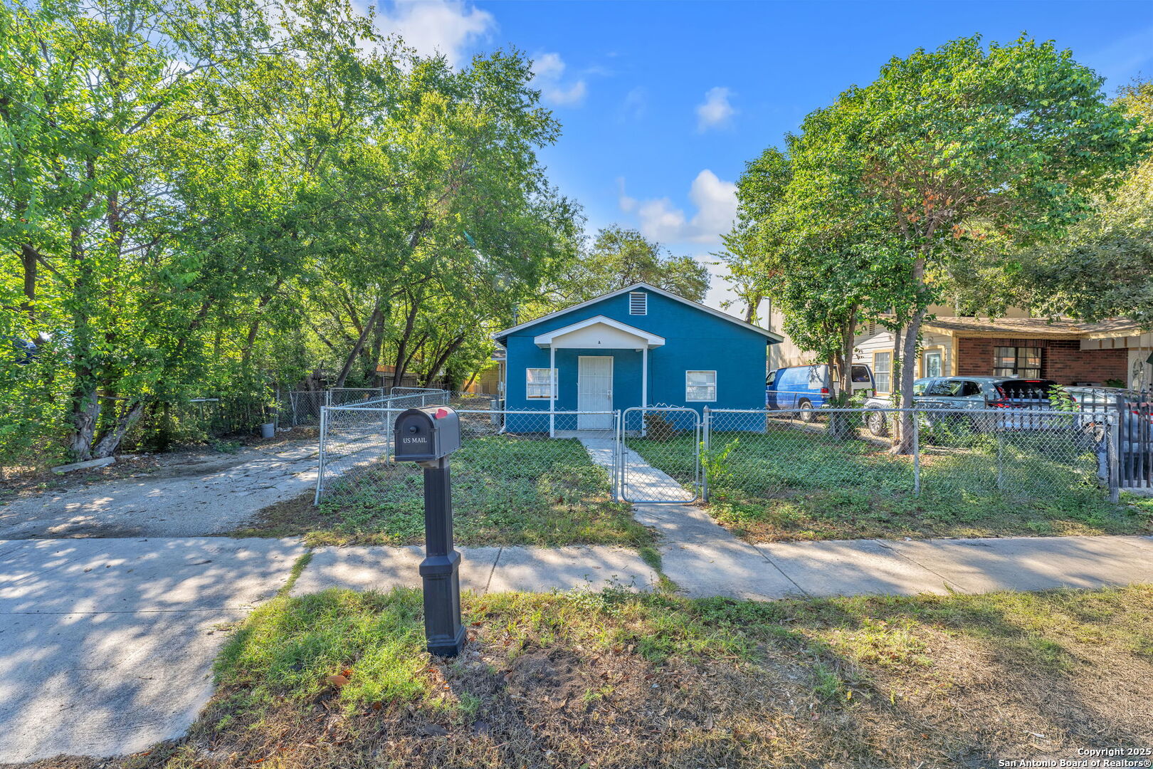 834 Division San Antonio TX 78225
