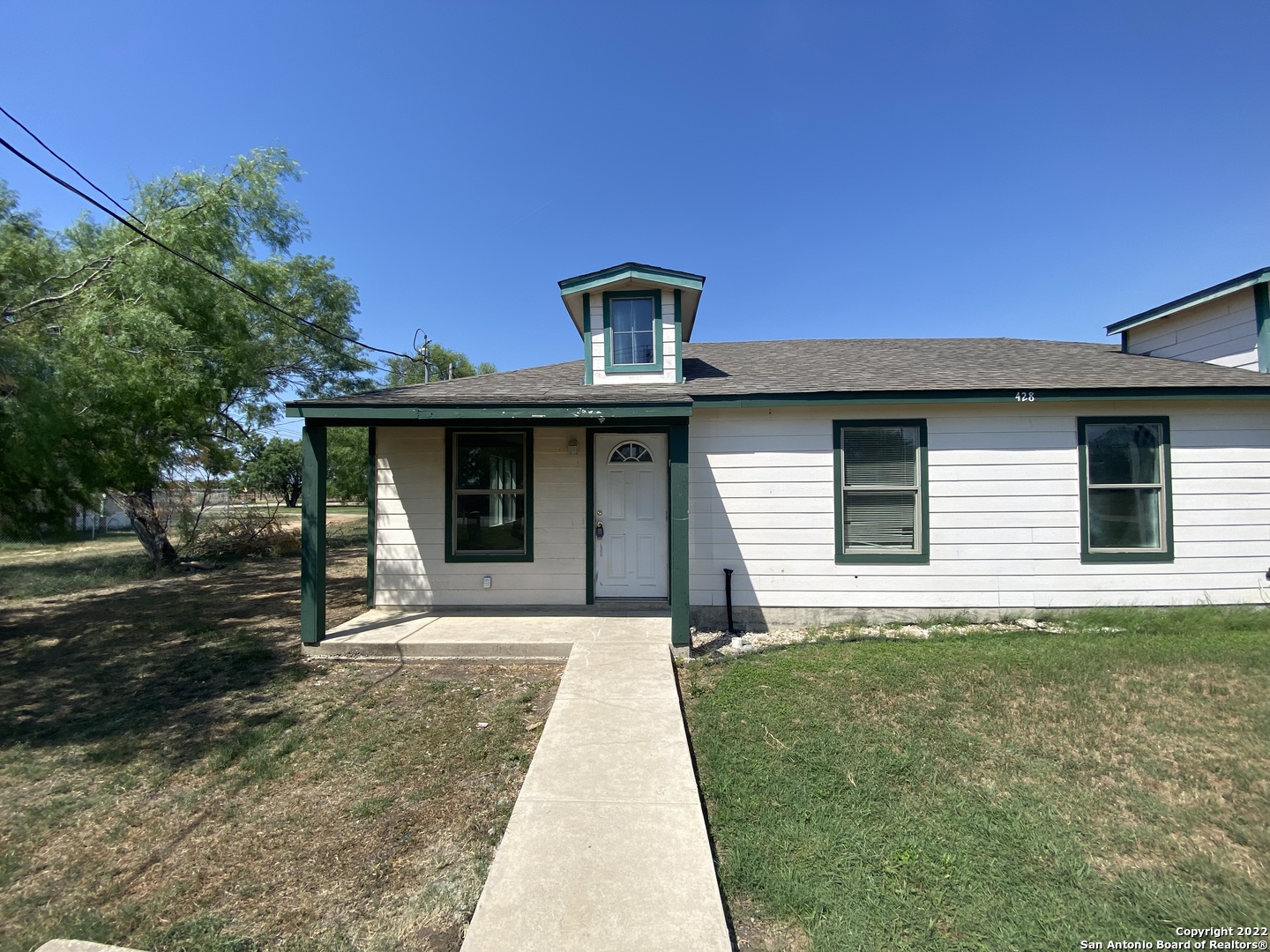 428 Burnett Avenue Charlotte TX 78011