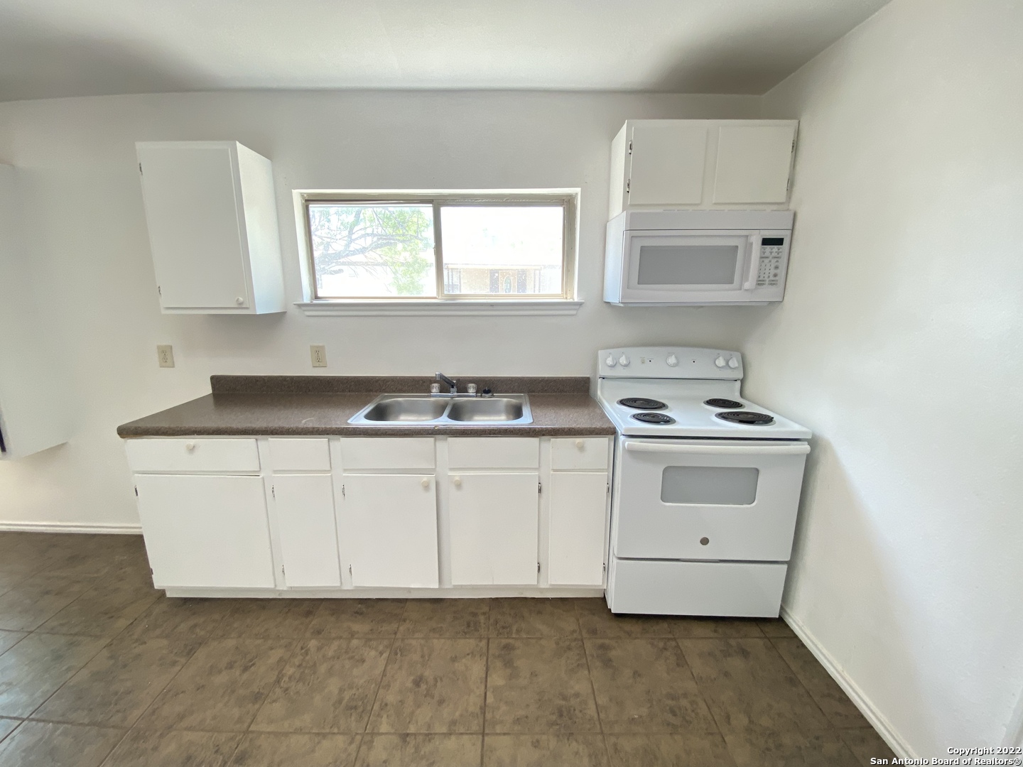 428 Burnett Avenue Charlotte TX 78011