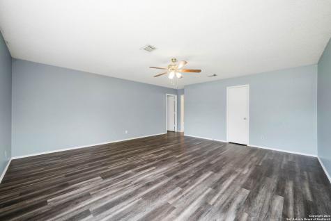 7839 Bypass Shoals San Antonio TX 78244