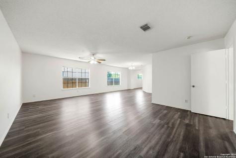 7839 Bypass Shoals San Antonio TX 78244