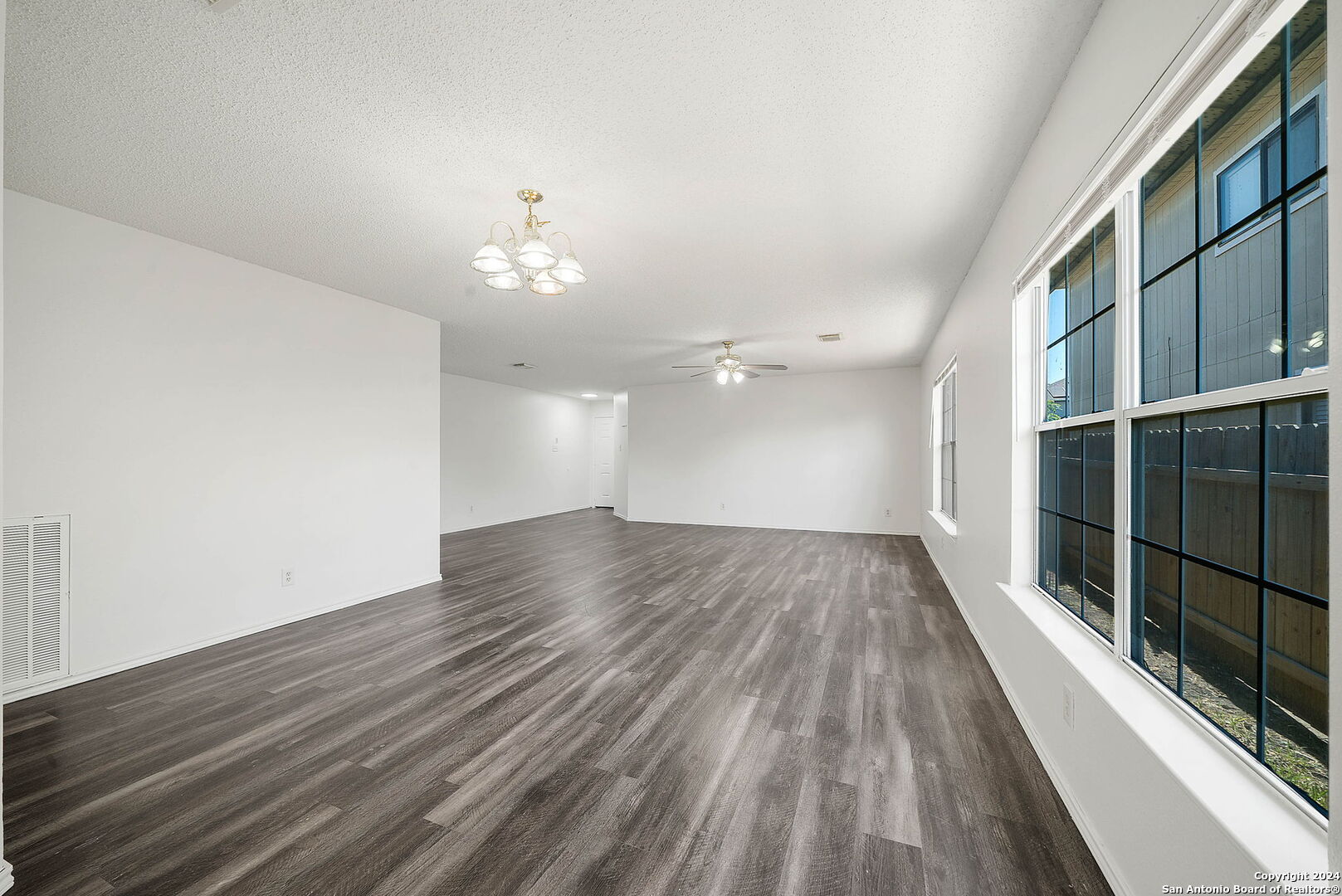 7839 Bypass Shoals San Antonio TX 78244