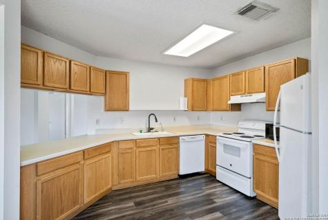 7839 Bypass Shoals San Antonio TX 78244