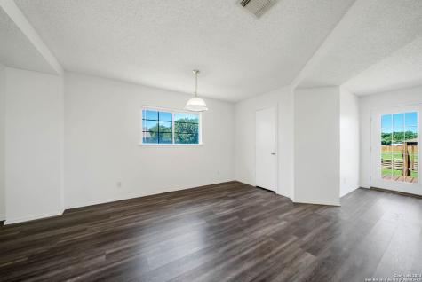 7839 Bypass Shoals San Antonio TX 78244