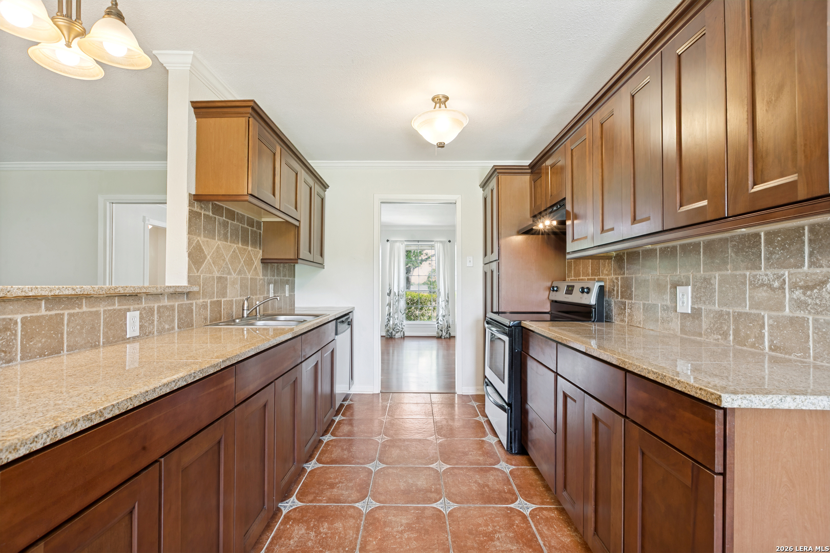 715 E Sunshine Drive San Antonio TX 78228