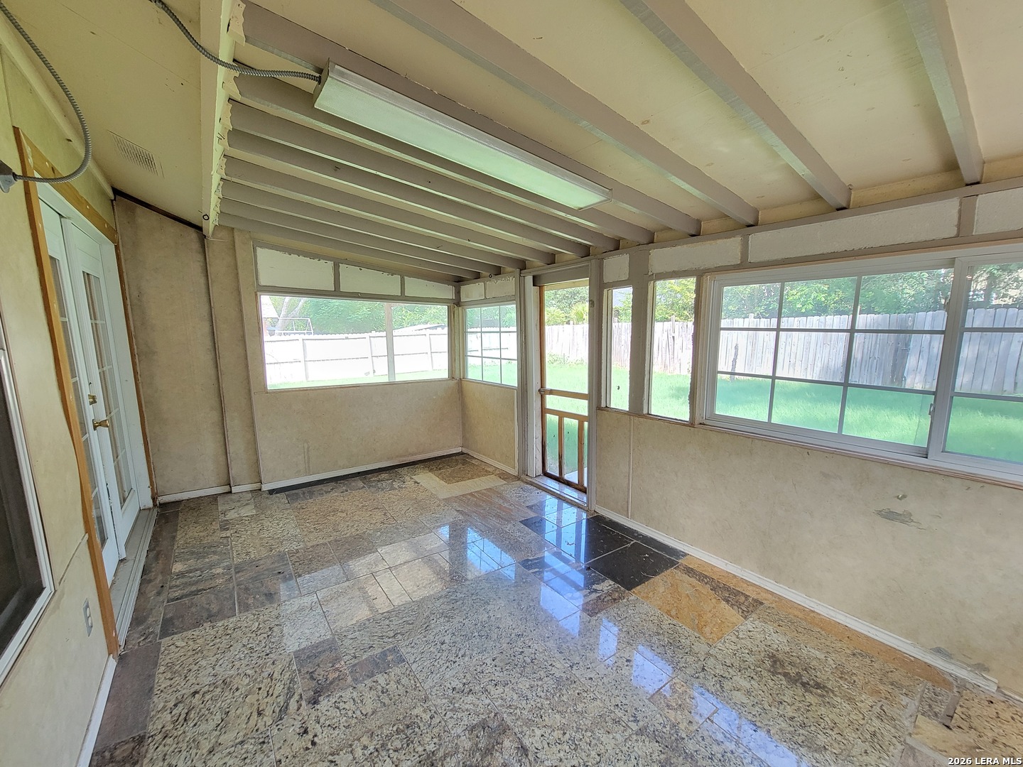 189 Meadowland Universal City TX 78148