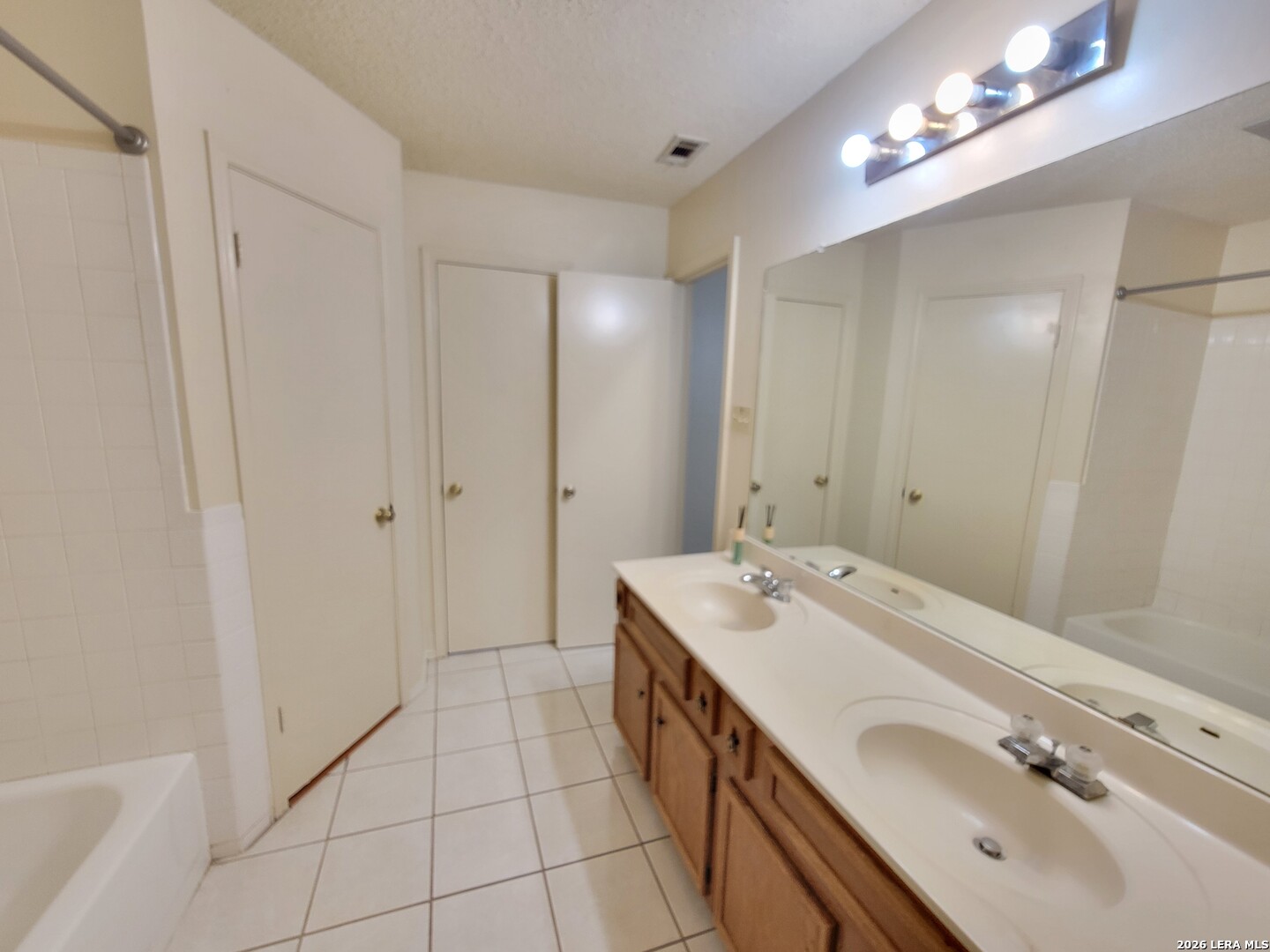 189 Meadowland Universal City TX 78148