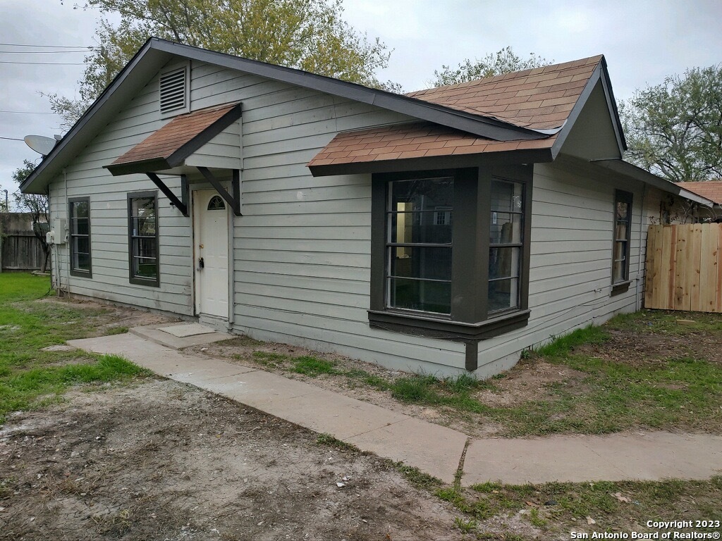7920 Falcon Ridge San Antonio TX 78239