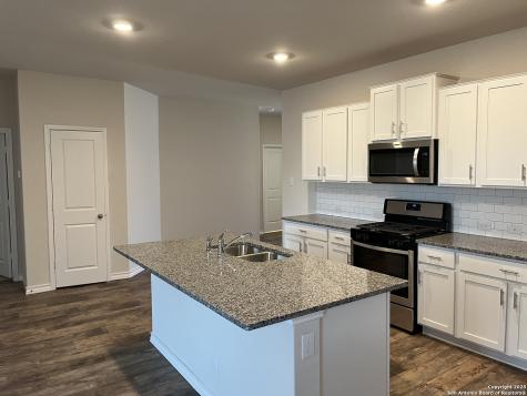5518 Stormie Keep San Antonio TX 78266
