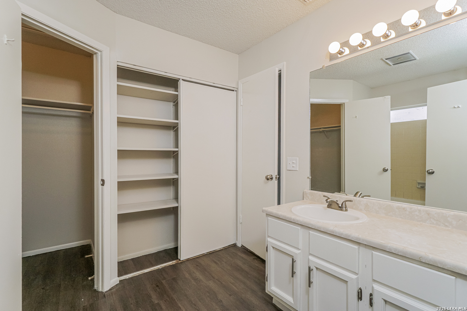 5106 Sierra Vista San Antonio TX 78233