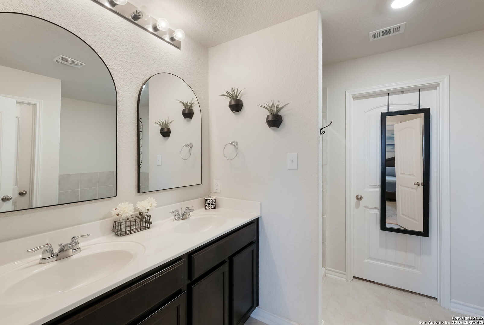 5927 Hindes Stone San Antonio TX 78253