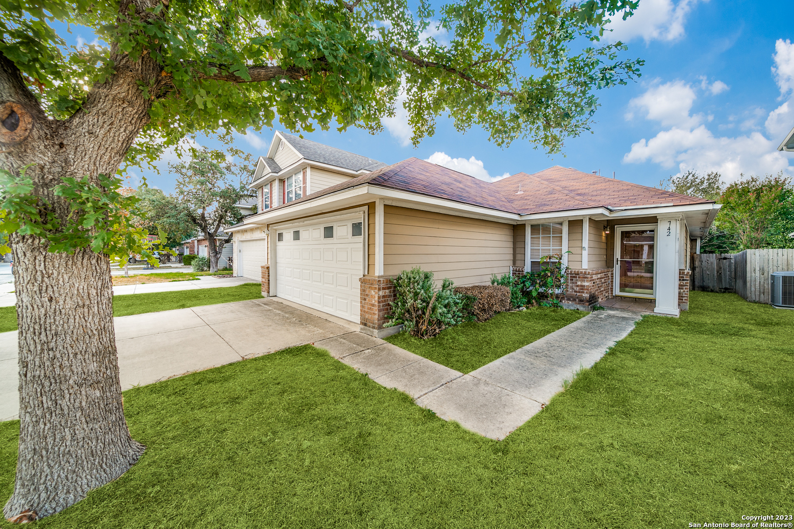 742 Sycamore Moon San Antonio TX 78216