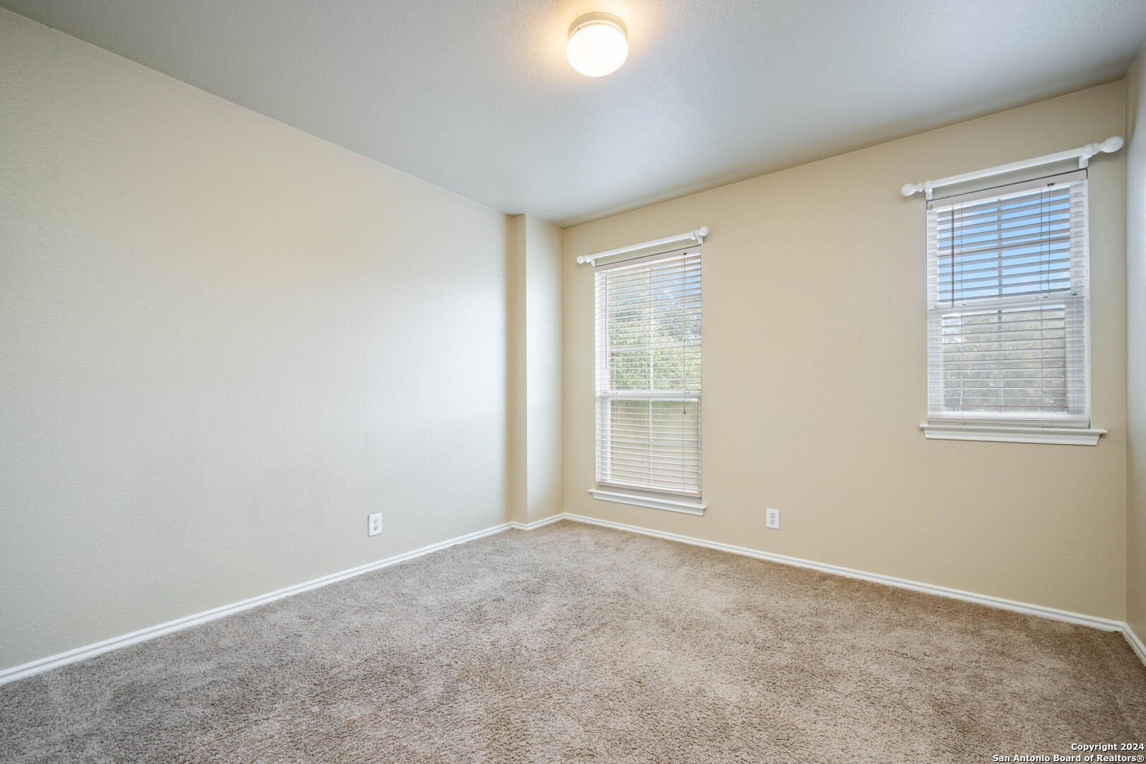 9111 Spiral Woods Universal City TX 78148