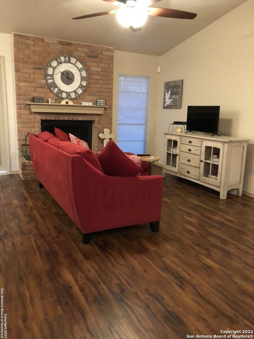 8214 Spring Town Street Converse TX 78109