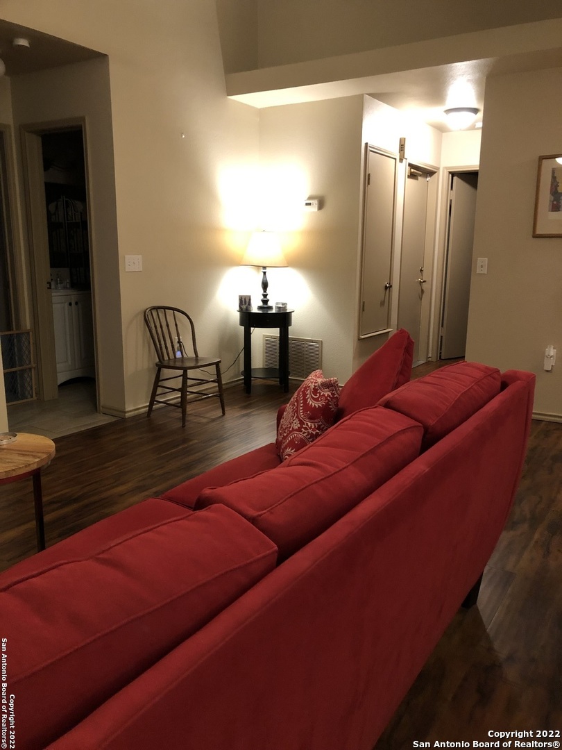 8214 Spring Town Street Converse TX 78109