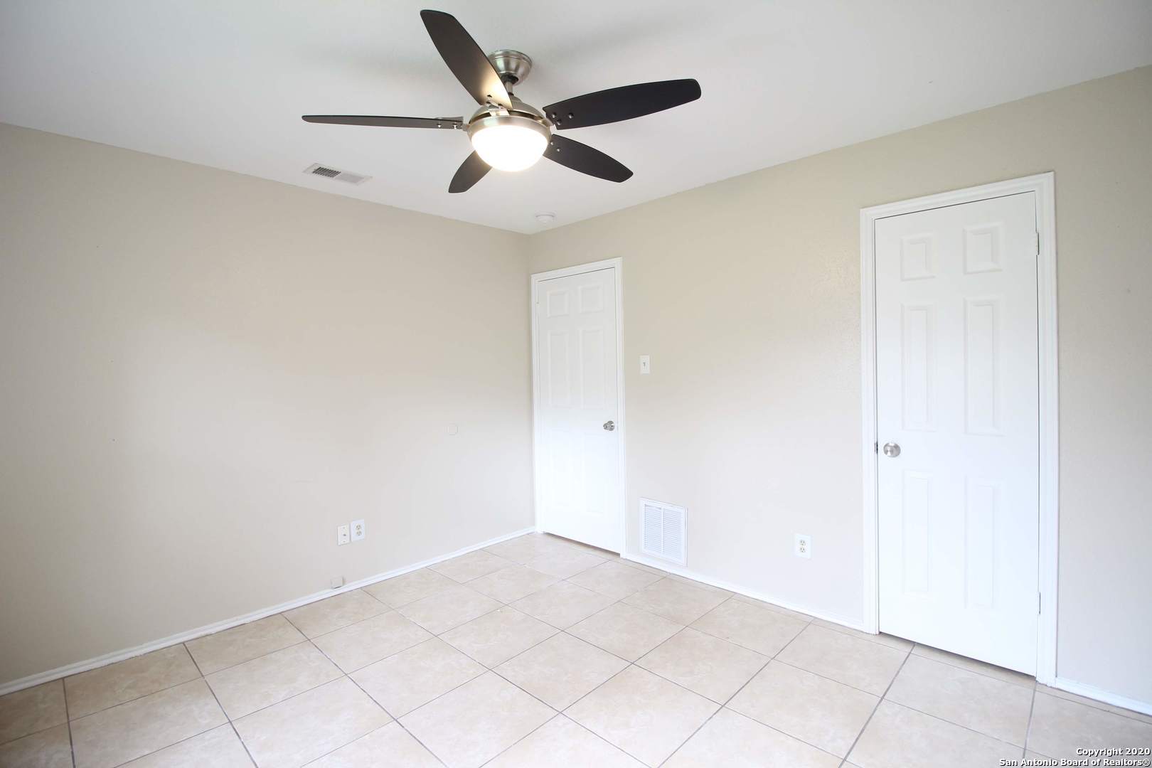 1023 Hedgestone Drive San Antonio TX 78258