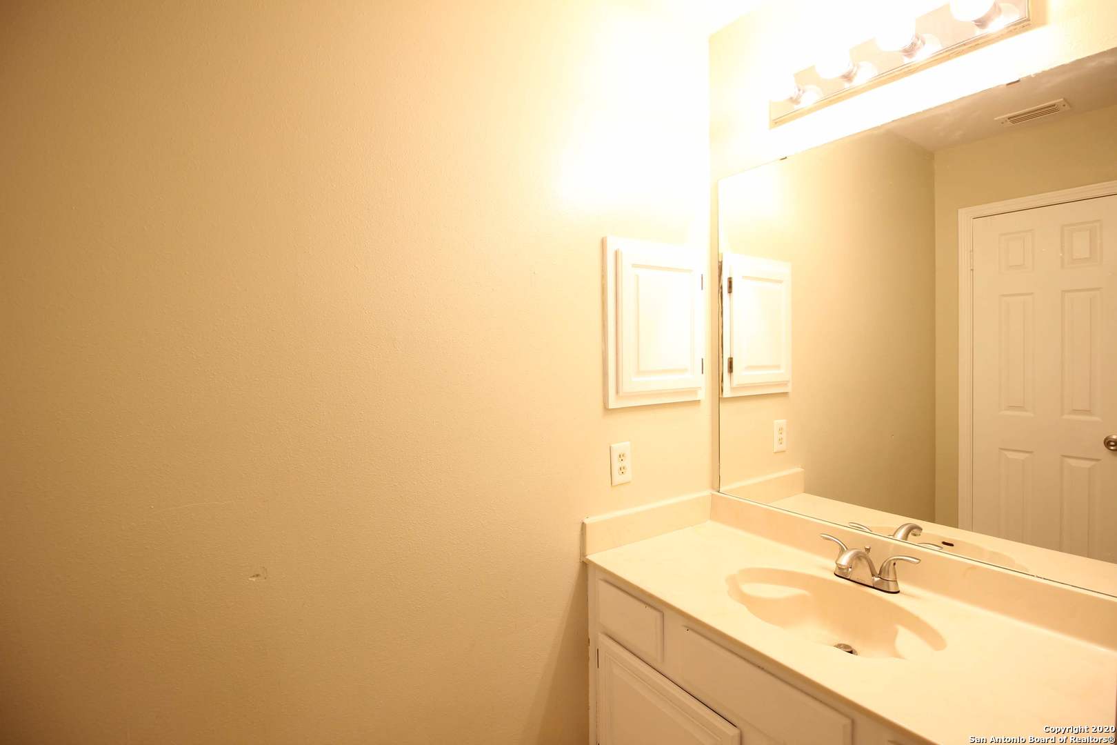 1023 Hedgestone Drive San Antonio TX 78258
