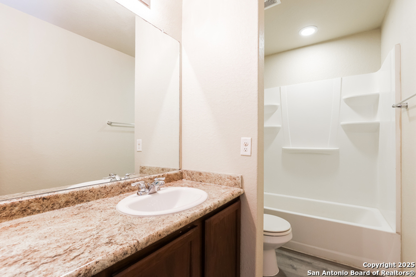 7031 Heathers Pond San Antonio TX 78227