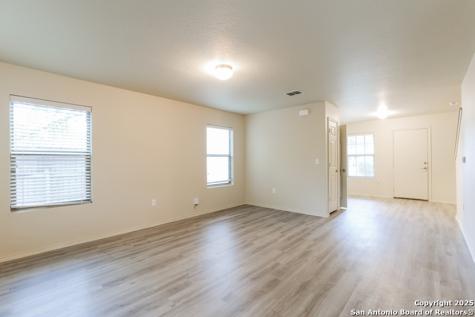 7031 Heathers Pond San Antonio TX 78227