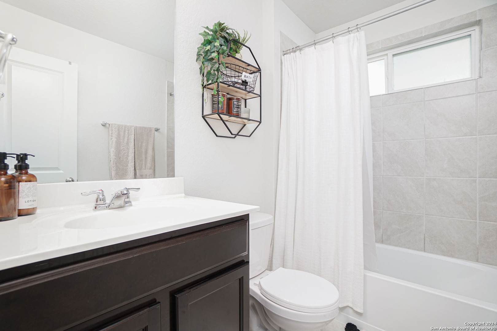 6310 Kendall Cove Converse TX 78109