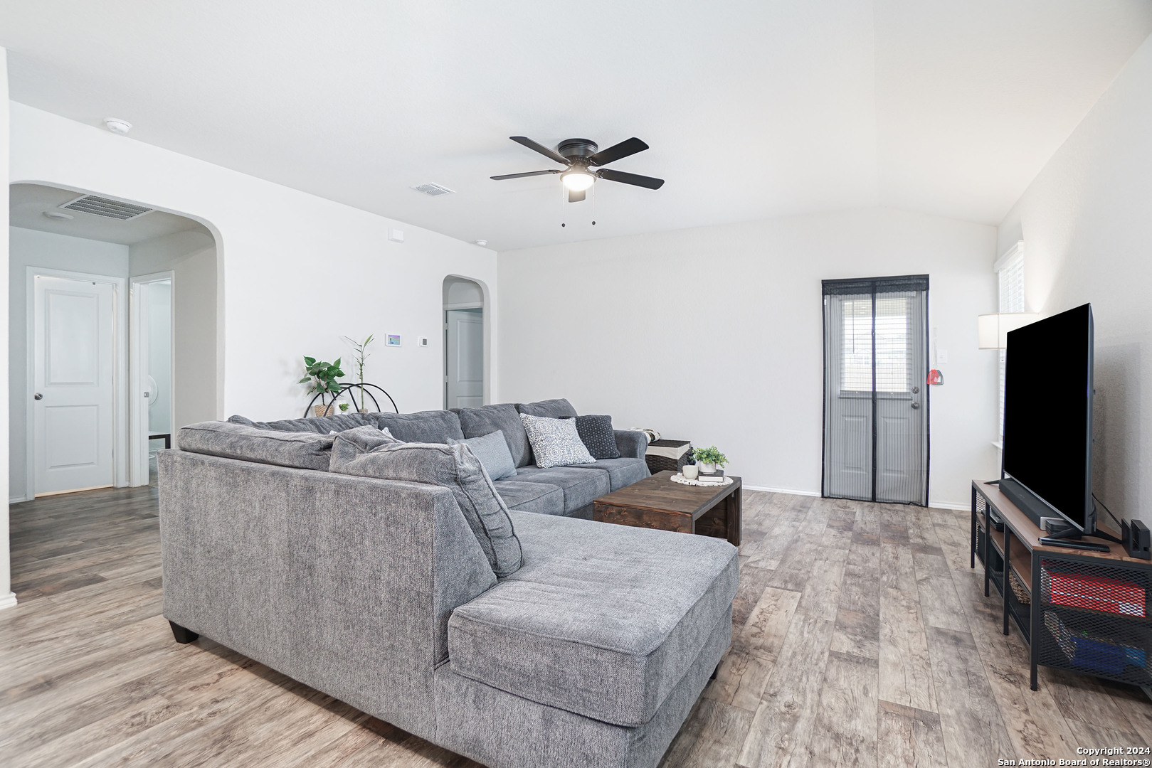 6310 Kendall Cove Converse TX 78109