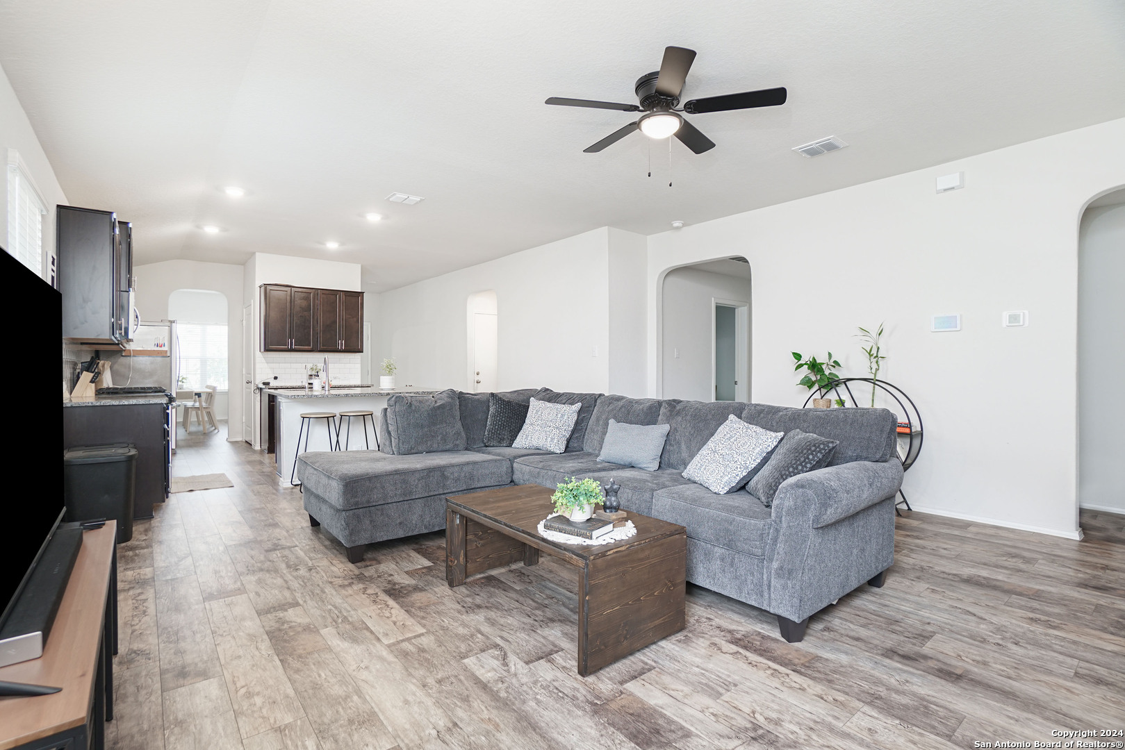 6310 Kendall Cove Converse TX 78109
