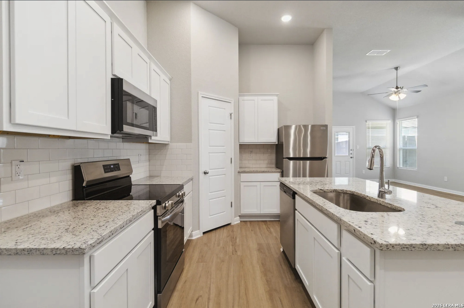 5422 Devils Gate Converse TX 78109