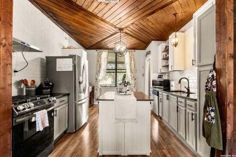 114 Avenue B Converse TX 78109