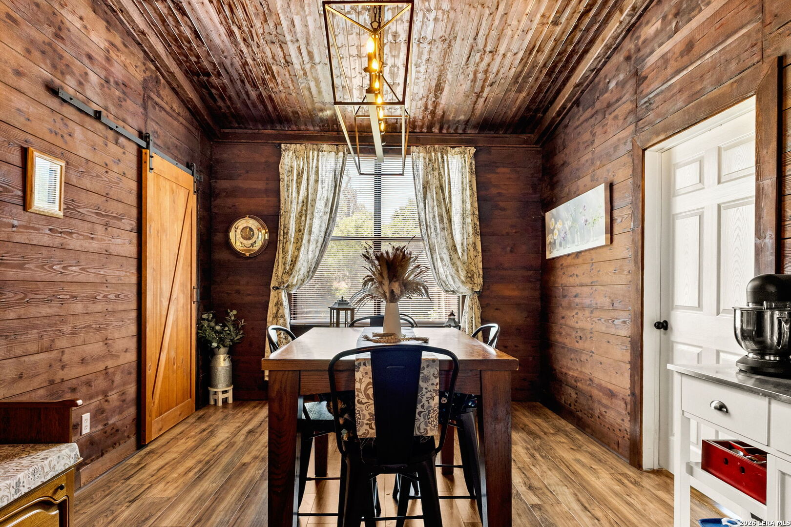 114 Avenue B Converse TX 78109