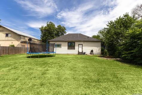 114 Avenue B Converse TX 78109