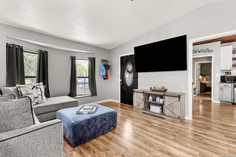 114 Avenue B Converse TX 78109