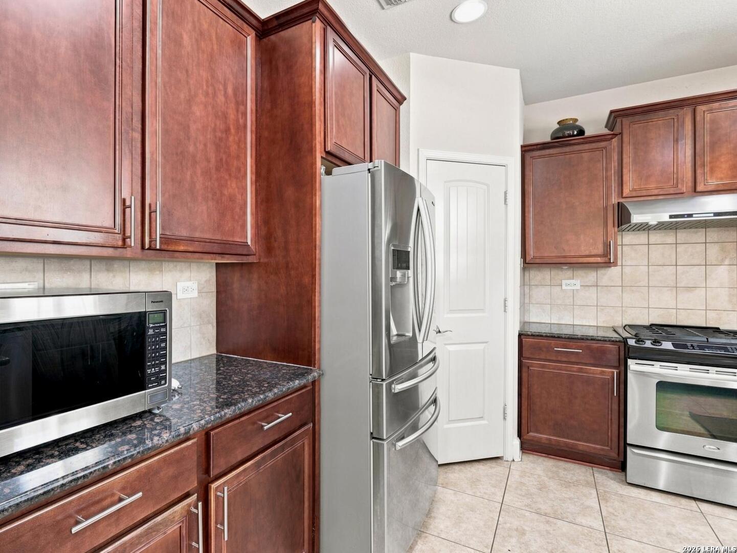 1427 Nicholas Manor San Antonio TX 78258