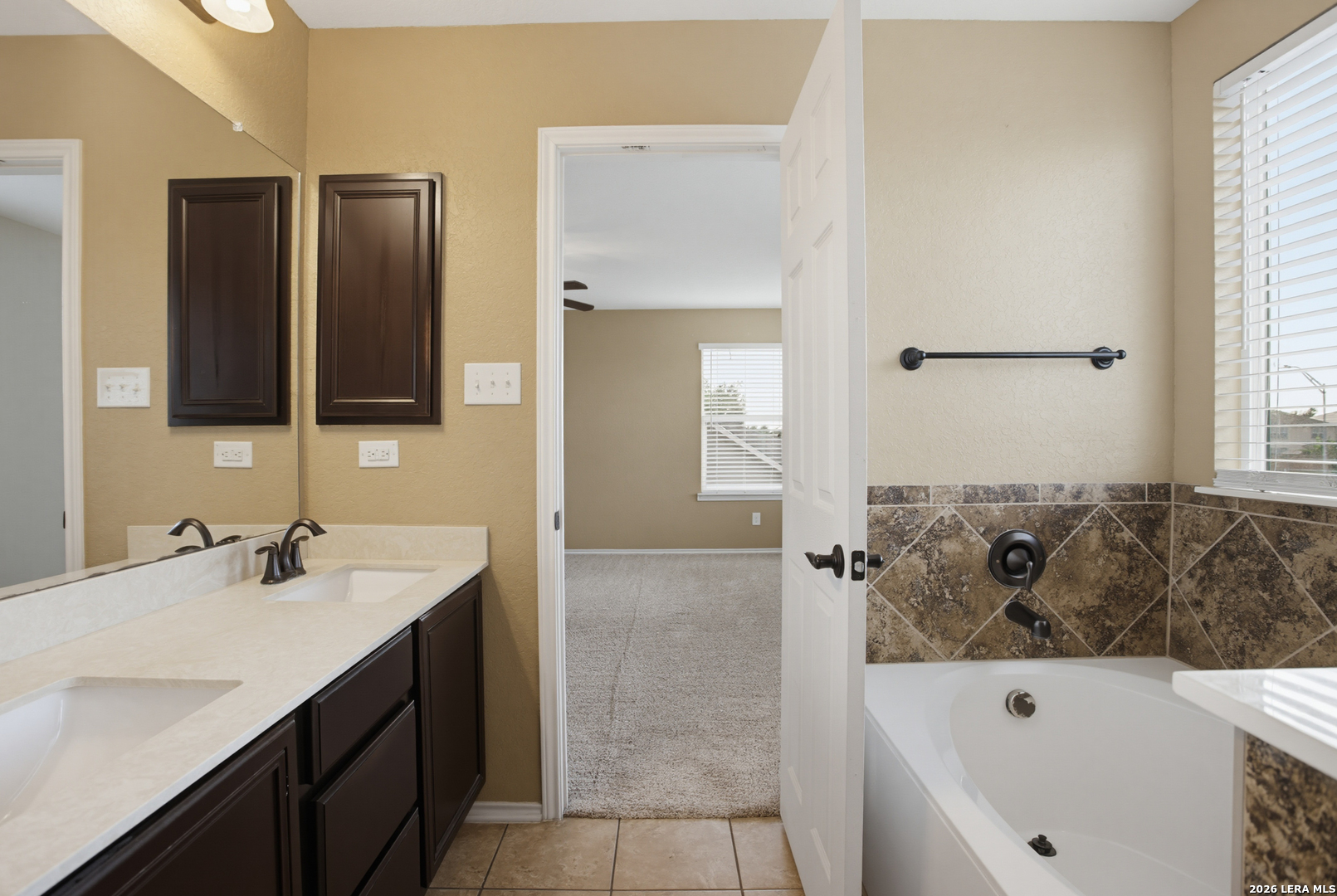 9115 Summit Lake San Antonio TX 78245