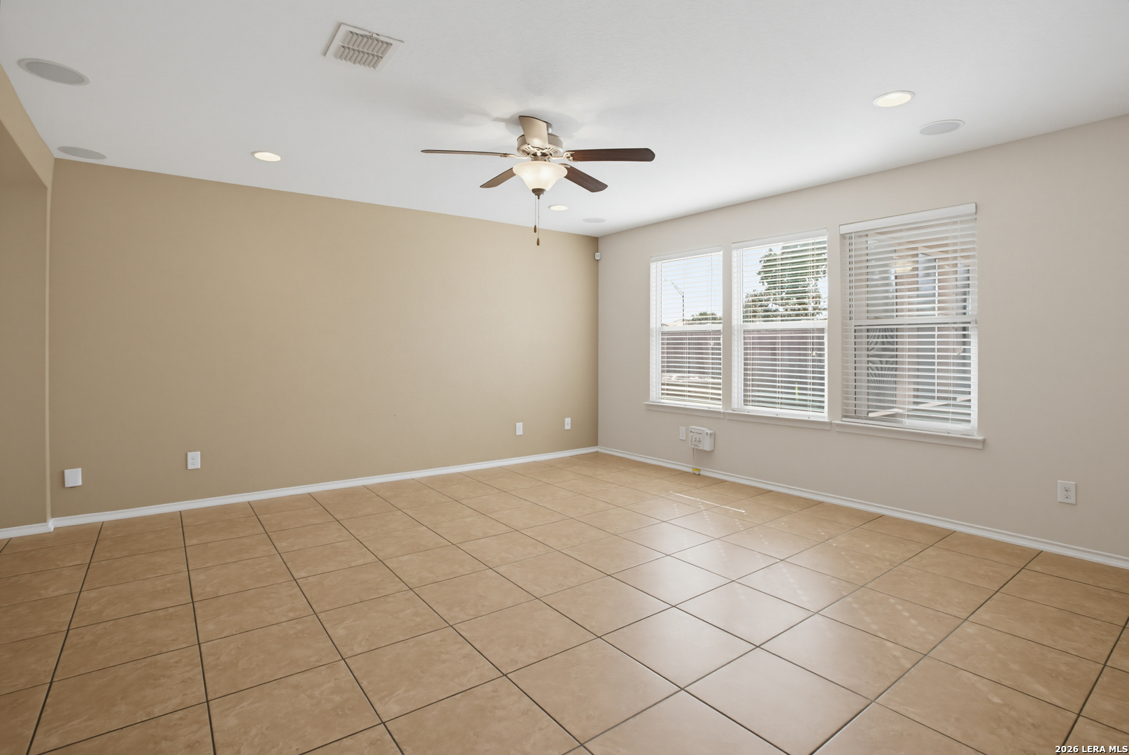 9115 Summit Lake San Antonio TX 78245