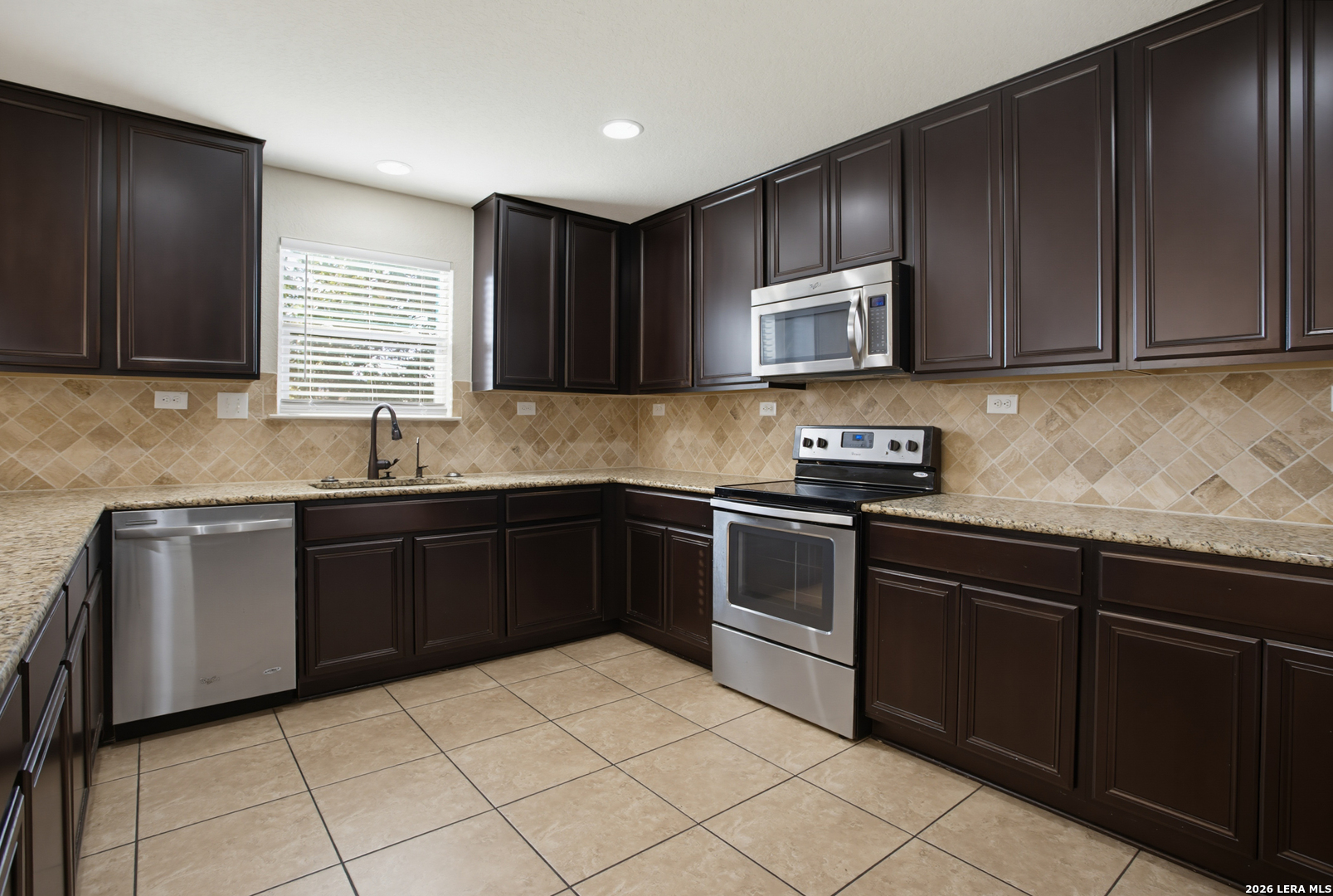 9115 Summit Lake San Antonio TX 78245