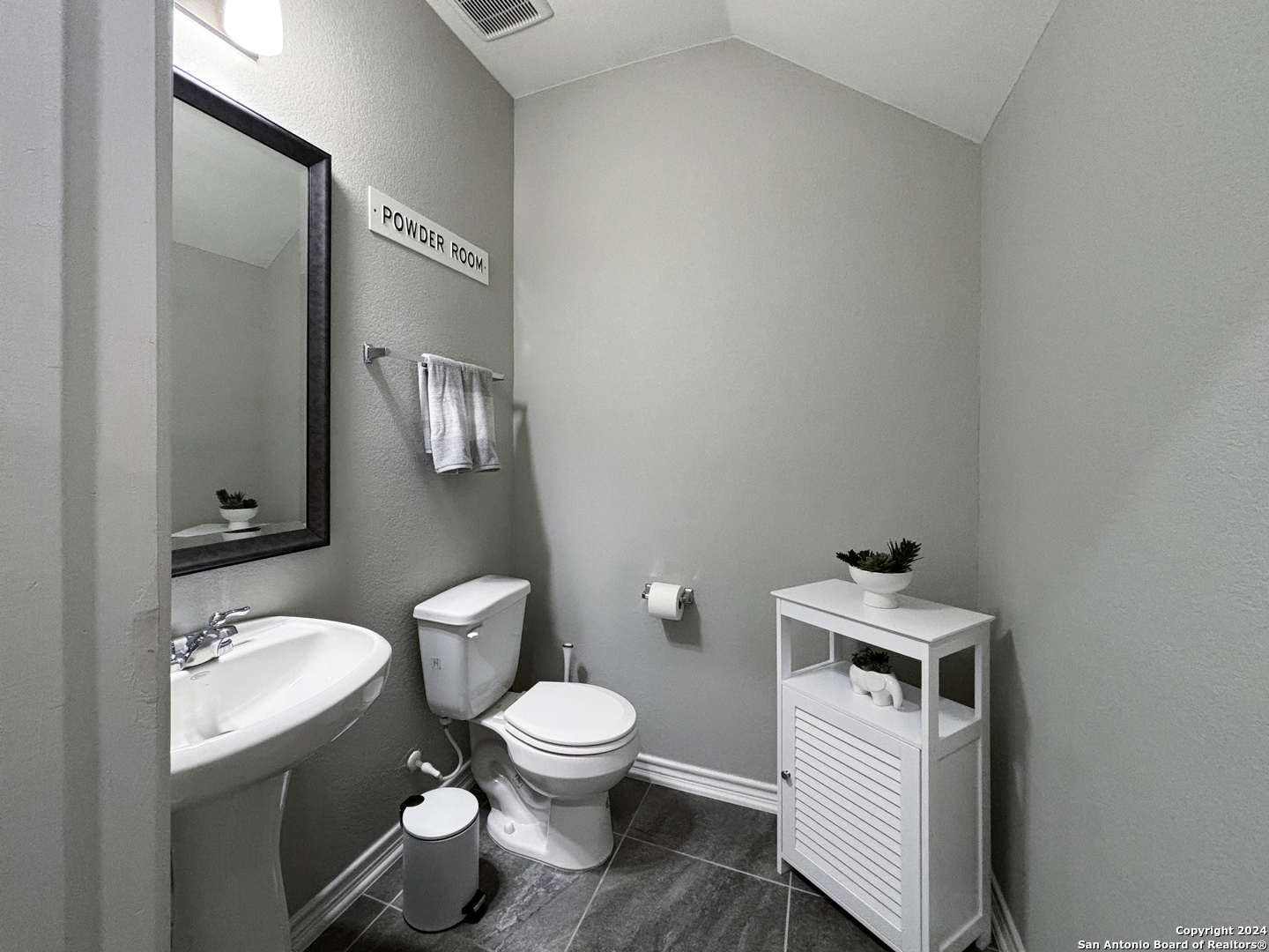 8134 Emmeline Dr, Boerne TX 78015