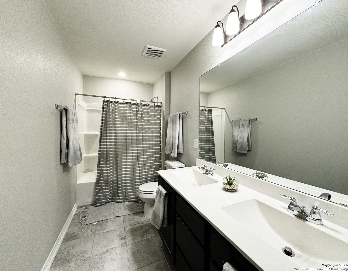8134 Emmeline Dr, Boerne TX 78015