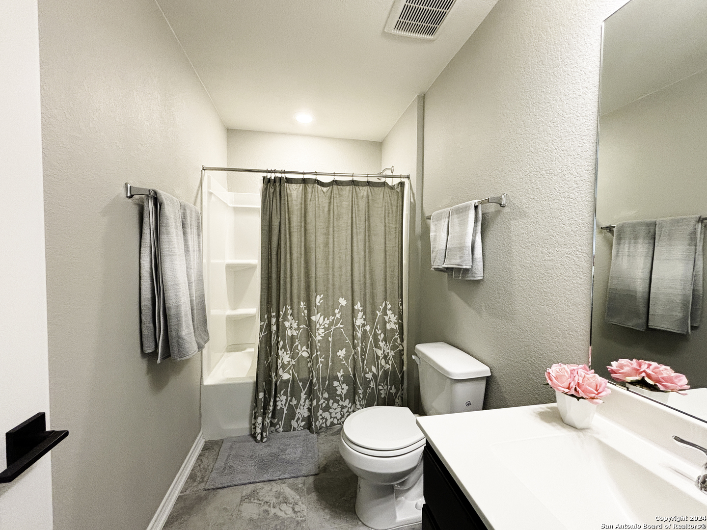 8134 Emmeline Dr, Boerne TX 78015