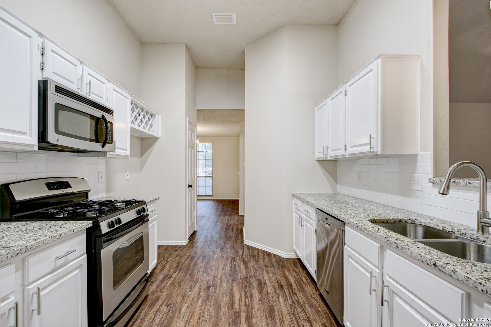 11823 Adriana Maria San Antonio TX 78253