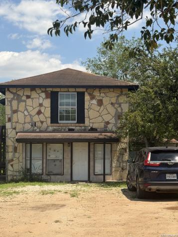 904 C Street Floresville TX 78114