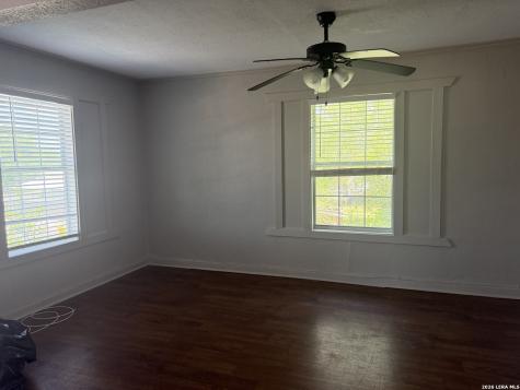 904 C Street Floresville TX 78114