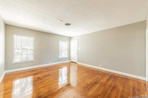 553 Club Drive San Antonio TX 78201