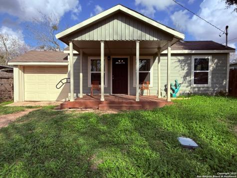 1310 South 4th Floresville TX 78114